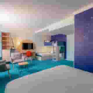 Grand Magic Hotel, 5 of 5