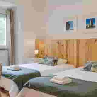 Home Out Rooms & Apartments, 3 of 5
