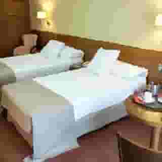 Hotel Sterling, 4 of 5