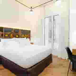 H10 Metropolitan, 2 of 5