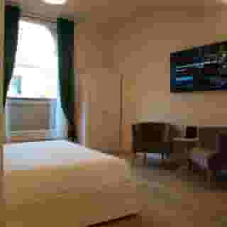 Cosmopolitan Central Rooms, 2 of 5