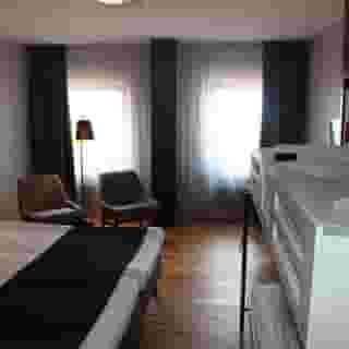 Quality Hotel 11, 2 of 5