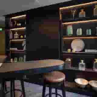 Ten Hill Place, 4 of 5