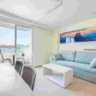 Los Angeles Apartments, 3 of 5