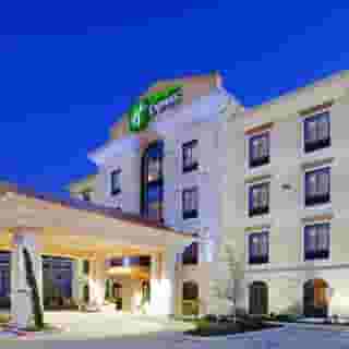 Comfort Inn & Suites Dallas Medical-Market Center, 1 of 5