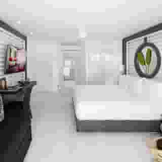 S Hotel Montego Bay, 3 of 5