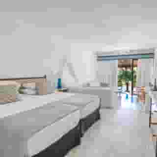 Coral Beach Hotel and Resort, 3 of 5