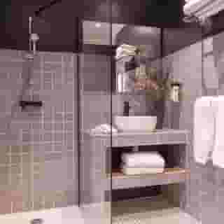 29 Lepic Montmartre, 3 of 5