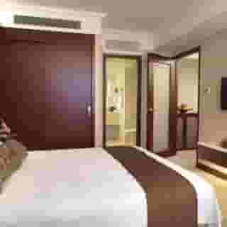 Metropark Hotel, Kowloon, 3 of 5