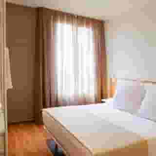 Barcelona Apartment Mila, 3 of 5