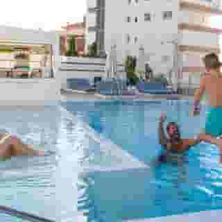 Villa del Mar Hotel, 4 of 5