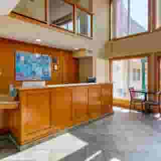 Econo Lodge Inn & Suites N. Vancouver, 4 of 5