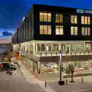 Seaside Hotel North Vancouver, 2 of 5