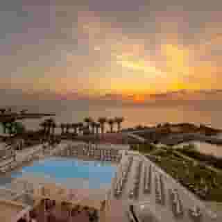 Queens Bay Hotel, 1 of 5