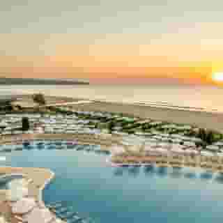 Alua Helios Bay, 1 of 5
