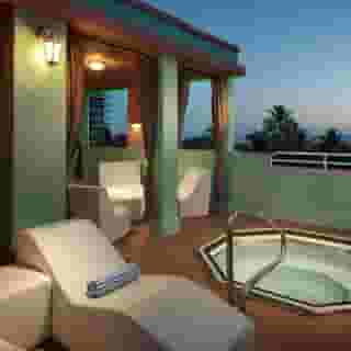 Hilton Vacation Club Crescent on South Beach Miami, 3 of 5