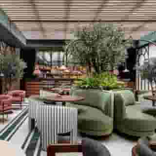 Totem Madrid, 1 of 5