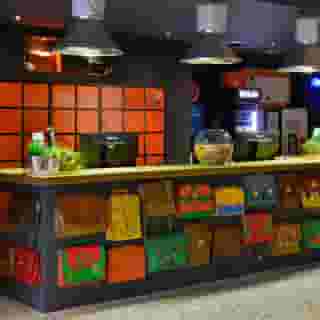 Hotel Friends, 4 of 5