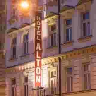 Alton Prague, 4 of 5