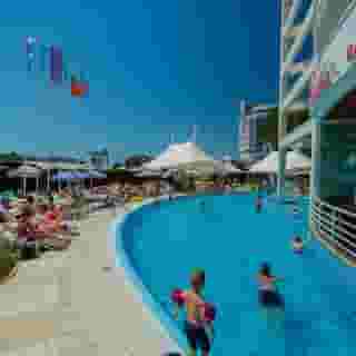 Grand Victoria, 2 of 5