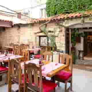 HOTEL TRAGOS, 3 of 5