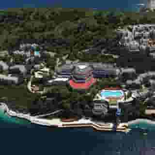 Green Beach Resort, 1 of 5