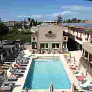 Canadian Hotel, 3 of 5