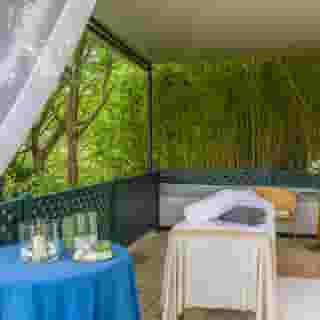 Vis Ã  Vis, 2 of 5