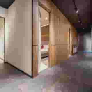 Dezman Luxury Center, 1 of 5