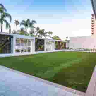 Beverly Hilton, 3 of 5