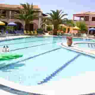 Billy & Sandra Apartments, 3 of 5