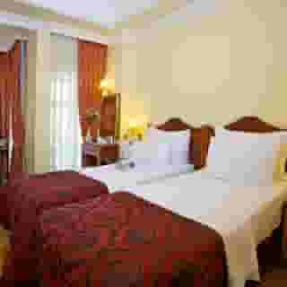 Amber Hotel, 4 of 5