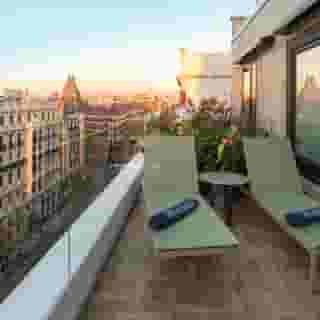 H10 Puerta de Alcala, 2 of 5