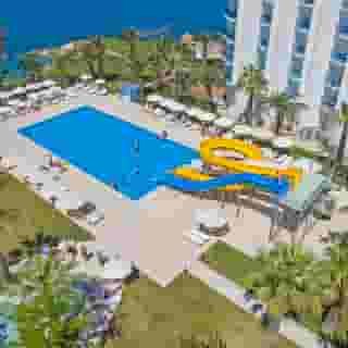 Le Bleu & Hotel Resort, 1 of 5