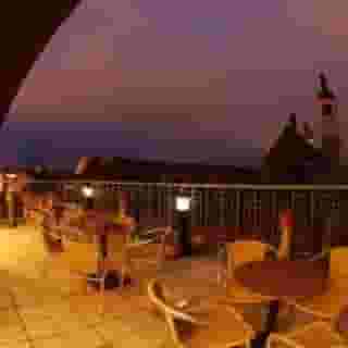 Royal Esprit, 4 of 5