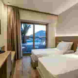 White Olive Premium Lindos, 3 of 5