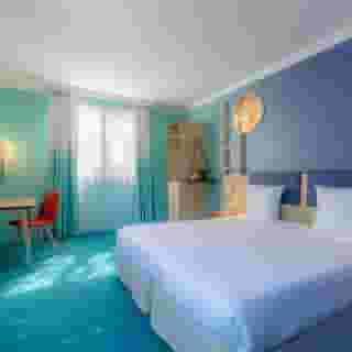 Grand Magic Hotel, 4 of 5