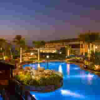 Dubai Marine Beach Resort and Spa, 1 of 5