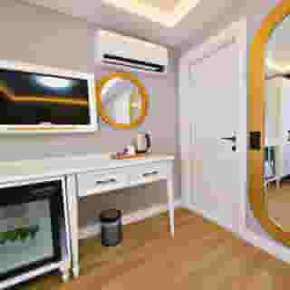 The Saint Otel, 3 of 5