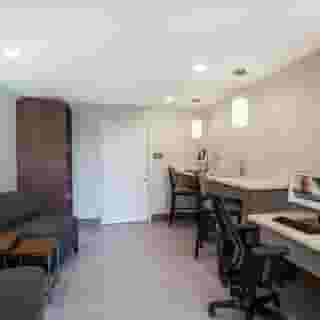 Staybridge Suites Scottsdale - Talking Stick, 2 of 5