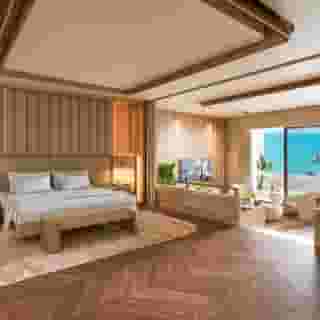Regnum Crown Hotel, 2 of 5