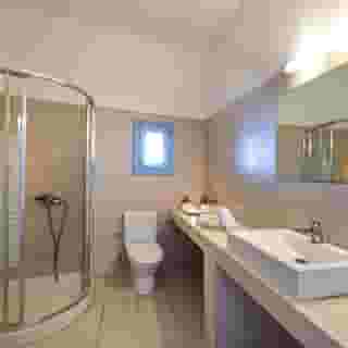 Apanemo Hotel, 2 of 5