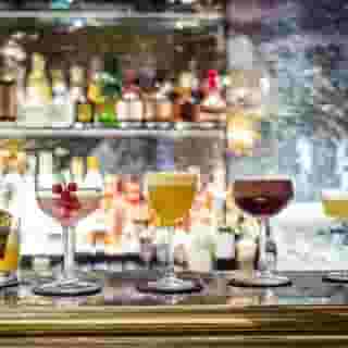 L'oscar London, 2 of 5