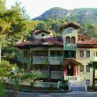 Club Petunya Apart, 3 of 4