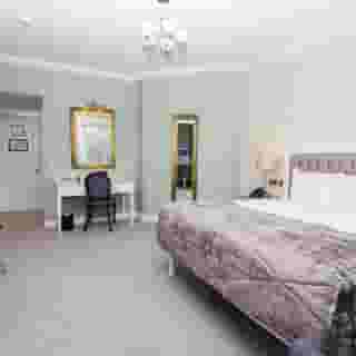 Staunton's on the Green, 4 of 5