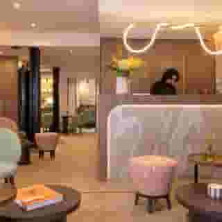 Hotel Theoreme, 2 of 5