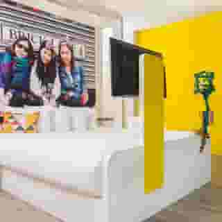 The Corner London City, 3 of 5