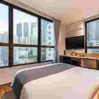 Dash Living on Hollywood, 5 of 5