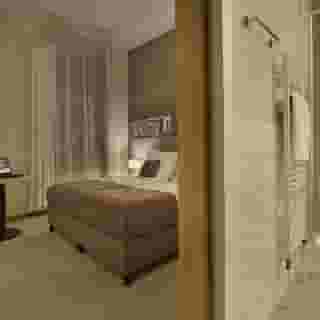 Three Crowns, 4 of 5