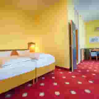 Plaza Hotel & Living Frankfurt, 2 of 5